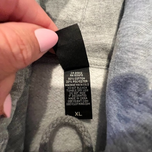 Obey Top Sweatshirt Hoodie Graphic Elephants Gray Gold Black White Size XL - Picture 8 of 10